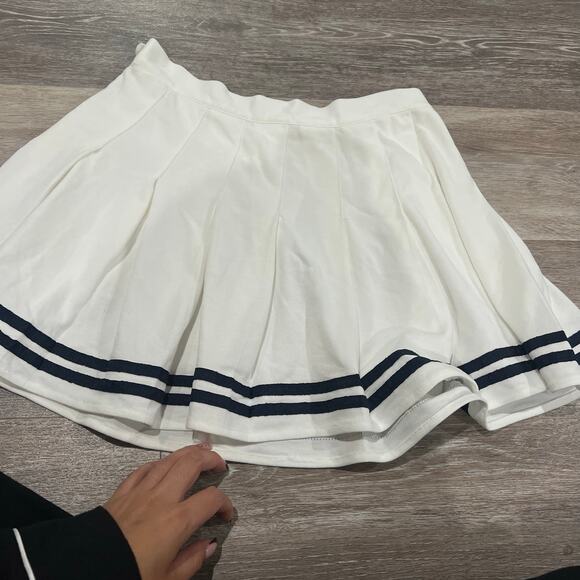Elodie White Pleated Navy Blue Striped tennis  Skirt Size Medium - Picture 7 of 9